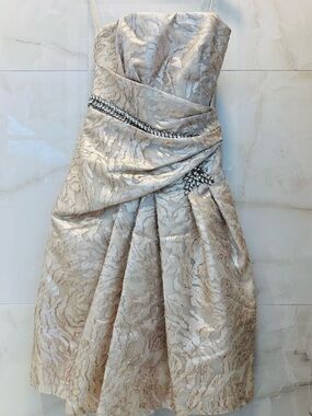 Carolina Herrera Strapless Gold Silver Brocade Cocktail Formal Evening Dress